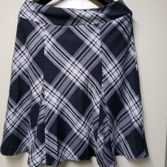 DENVER HAYES Plaid Skirt- Size Large - Picture 1 of 3